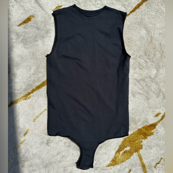 Skims NEW High Neck Fits Everybody Bodysuit - Picture 5 of 6